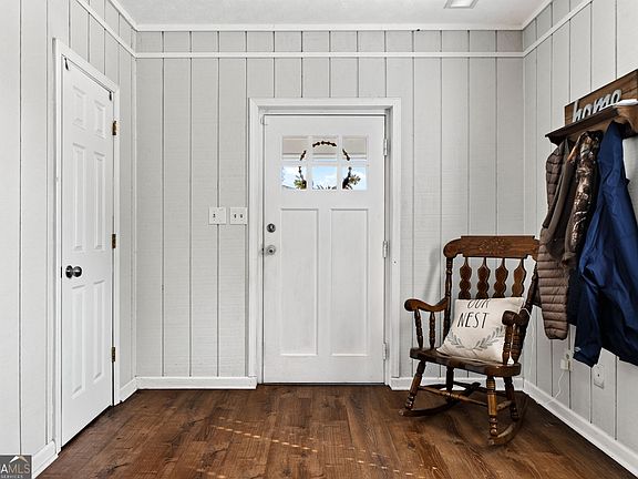 3rd image of 63 Dunlap Cir
