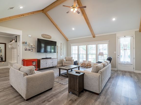 5th image of 3419 Burkardt Dr