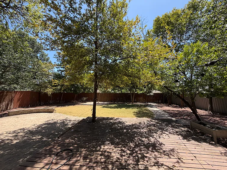 6452 E Lovers Ln — Photo 12