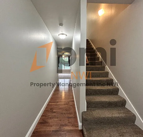 4000 Silhavy Rd — Photo 2