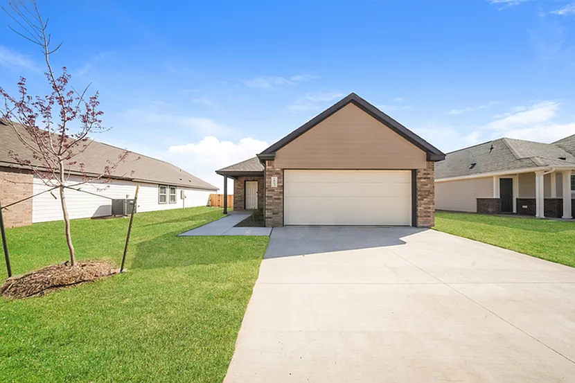 1903 Dogwood Dr