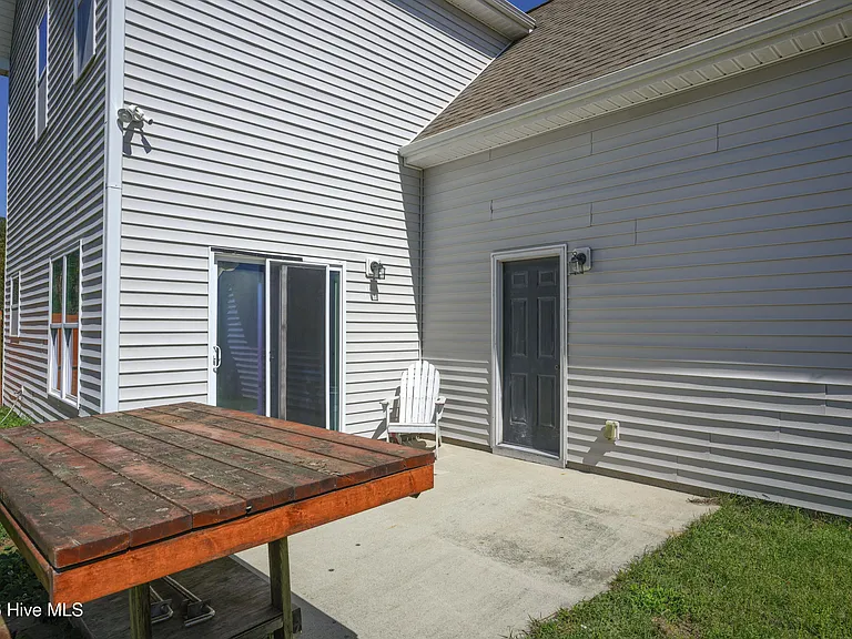 200 Marissa Ct — Photo 2