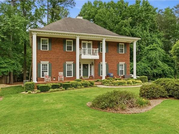 2640 Peregrine Ct, Suwanee, GA 30024