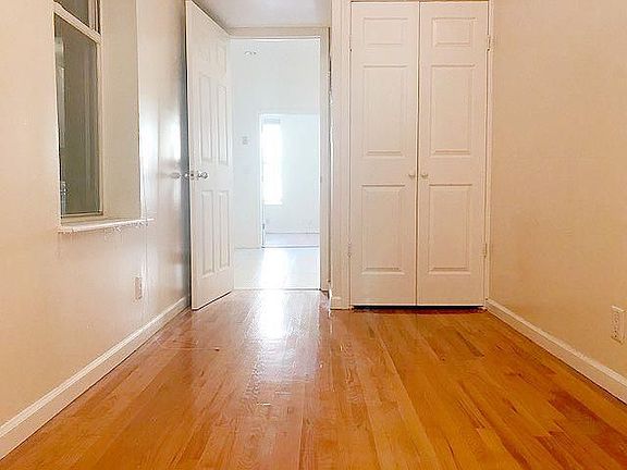5th image of 320 E 81st St APT 12A