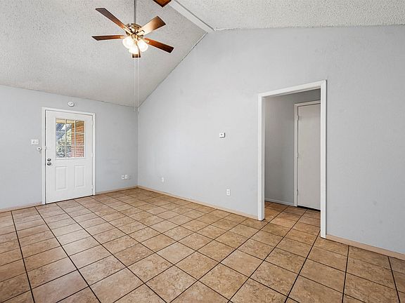 4th image of 742 Prairie Creek Dr #742