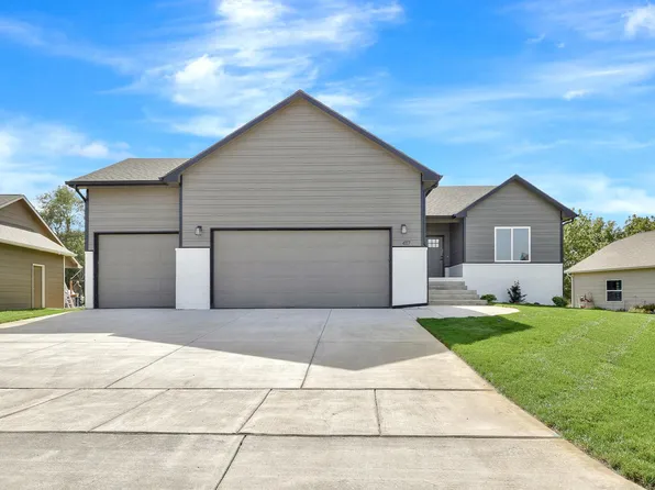 417 E Karla Ave, Haysville, KS 67060