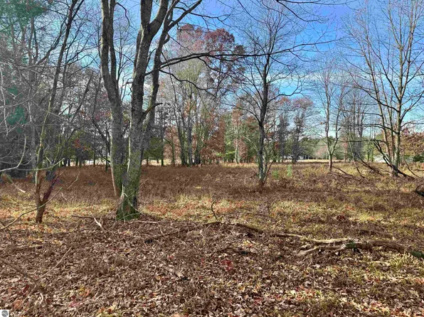10646 E Rosted Rd, Lake City, MI 49651