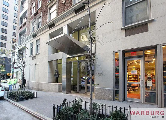 Sold by Warburg | media 6