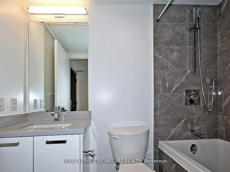 458 Richmond St W #1605 — Photo 5