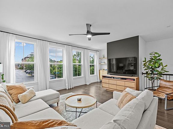 5th image of 9253 Wood Violet Ct