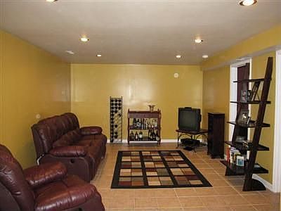 5th image of 734 Lakeshore Dr