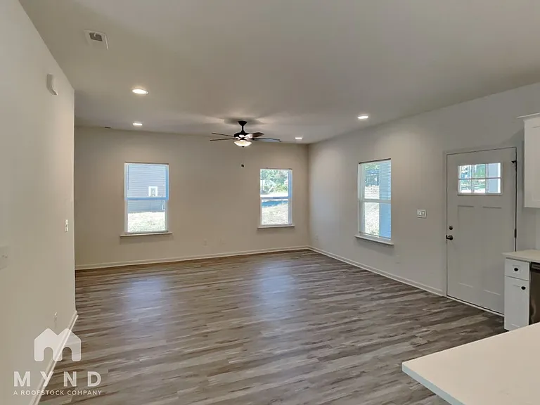 8019 Pleasant Grove Rd — Photo 13