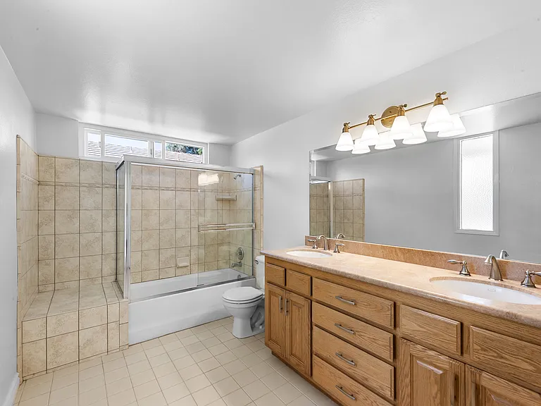 1518 S Brentford Ave — Photo 18