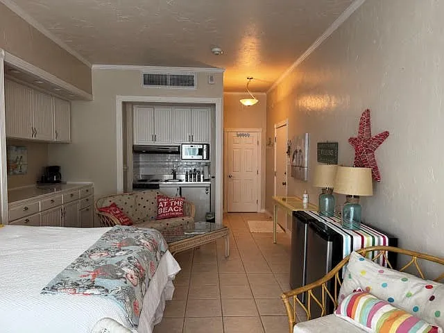 Studio, 1.0 bath, 486 sqft, $1,950 — Photo 2