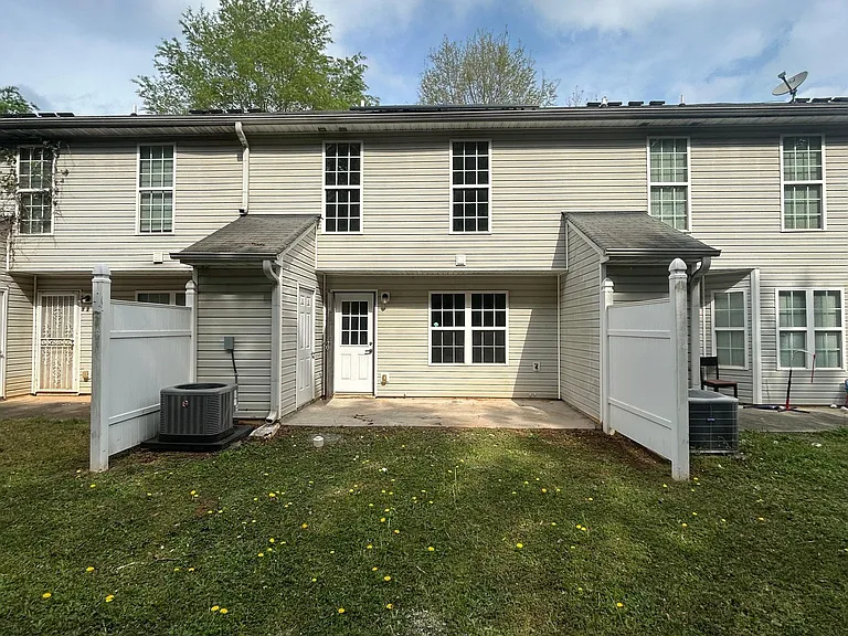 1513 Conley Way #1 — Photo 9