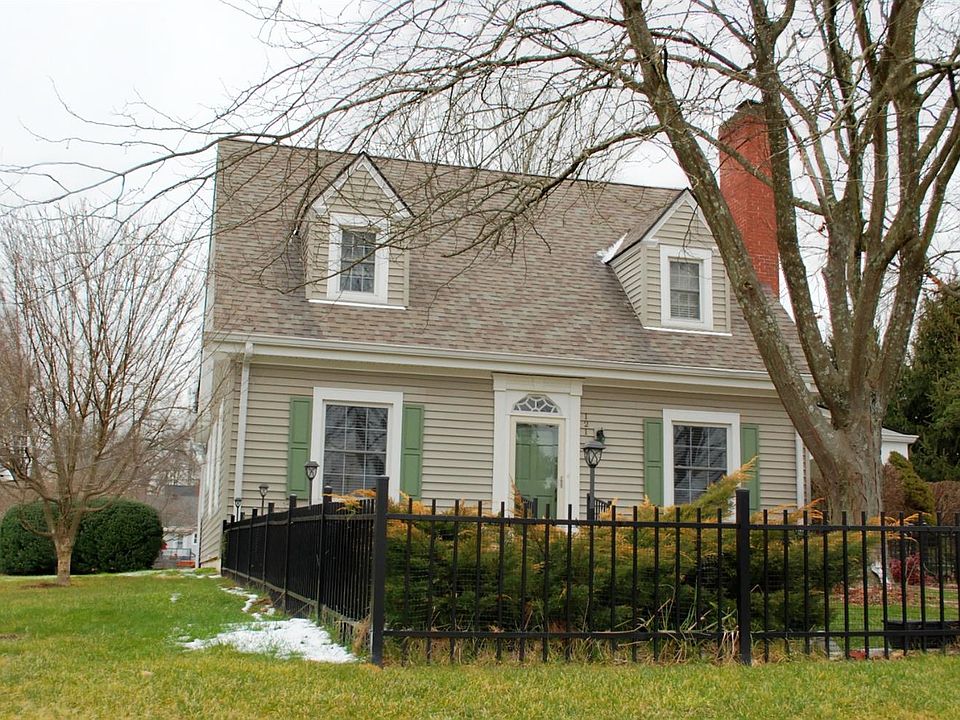 1st image of 121 Birchwood Ave