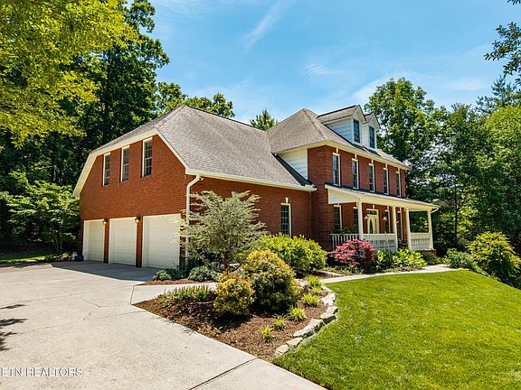 2nd image of 2624 Crystal Point Dr