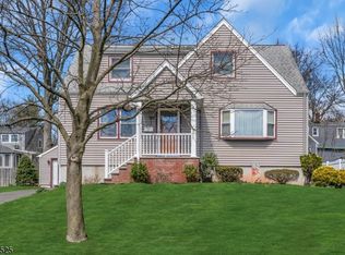 47 Poplar Pl, Fanwood, NJ 07023