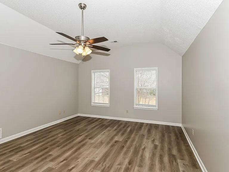 2236 Oak Hollow Ln — Photo 12