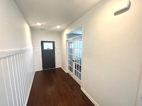 2nd image of 1154 Yorktown Ln