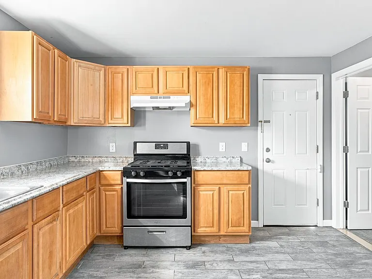 165 Central Pl — Photo 13