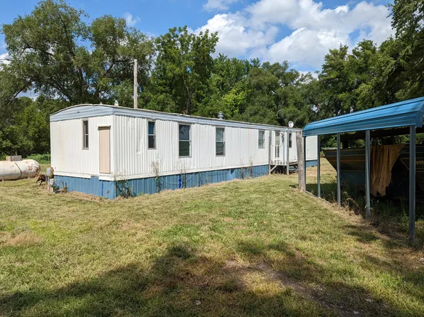 2260 Zeandale Rd, Manhattan, KS 66502