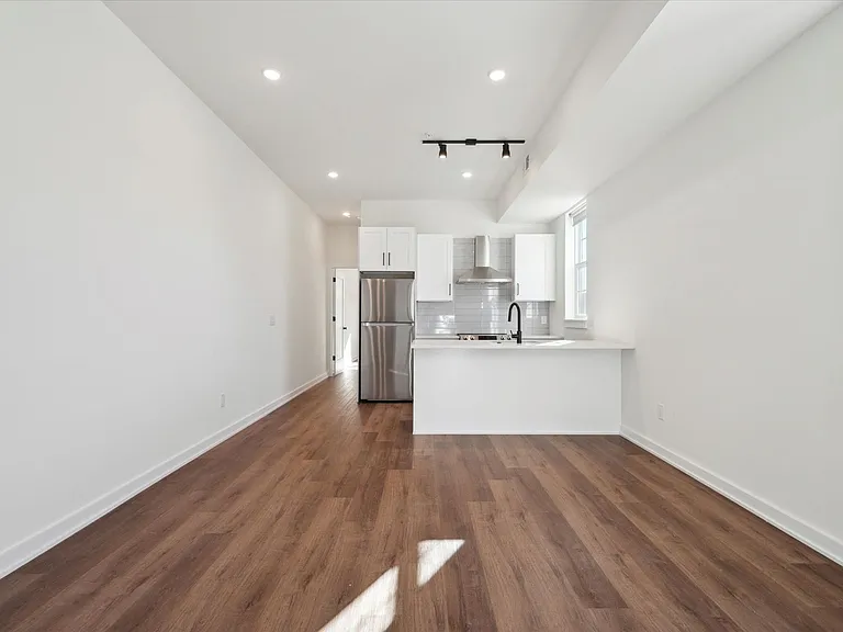 Aston Lofts — Photo 34