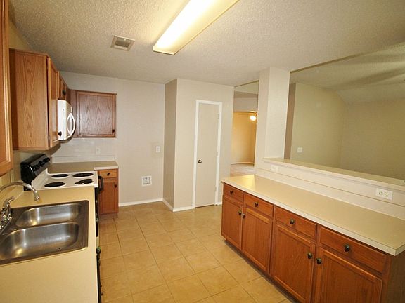 5th image of 1519 Lakeside Dr