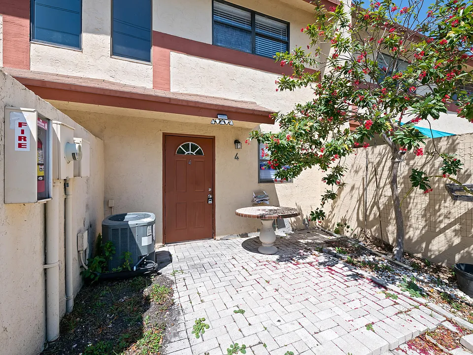 3281 E Golf Blvd #4