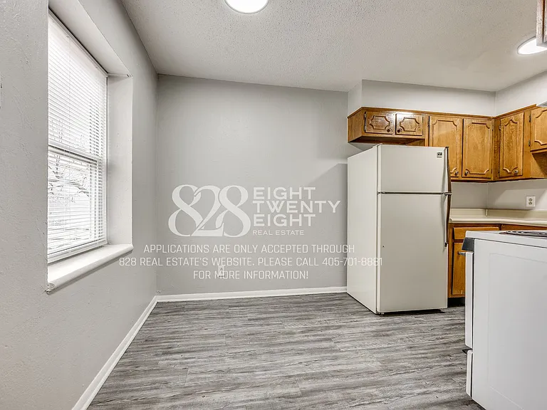 900 Halray Dr — Photo 8