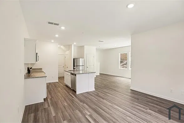 2574 Grey Hawk Dr — Photo 9