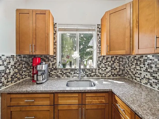 104 SW 40th Ave — Photo 19