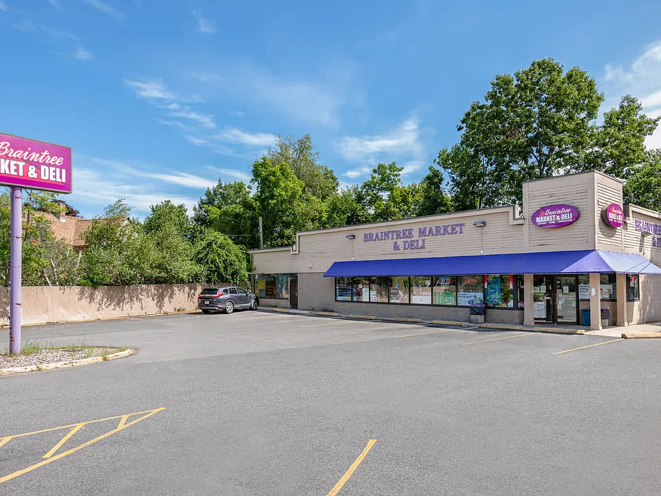 Conveniently close to groceries and shopping.