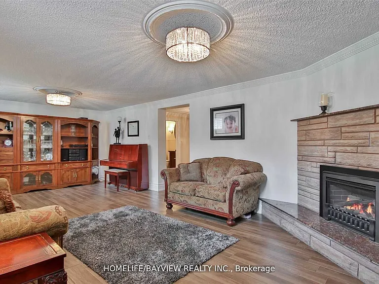 72 Keegan Cres — Photo 4