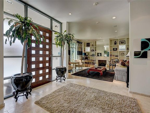 4th image of 2625 Guilford Ln