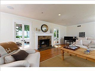2nd image of 6045 Folsom Dr