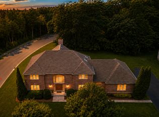130 N Buckingham Dr, Sugar Grove, IL 60554