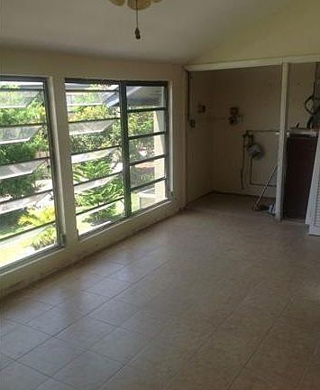 5th image of 1401 NE 14th Ct APT 010