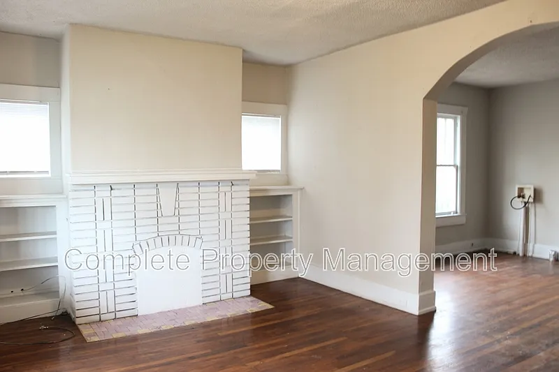 3 bed, 1.0 bath, 1202 sqft, $800 — Photo 3