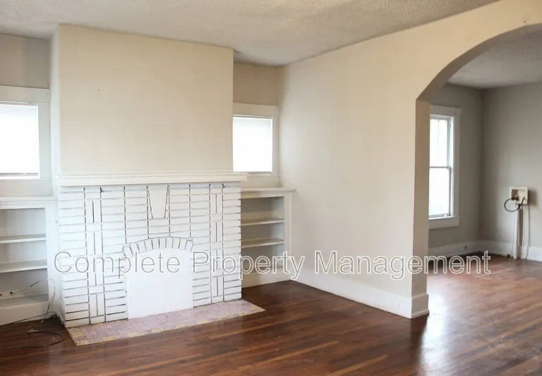 117 67th Pl N — Photo 3