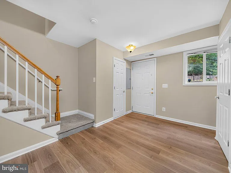 1201 N Van Dorn St — Photo 5