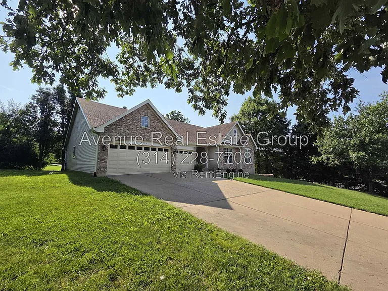 956 Briar Green Ct — Photo 2