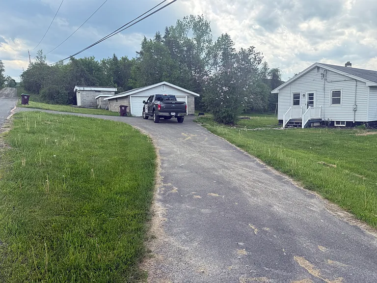 14 Norman Ln — Photo 7