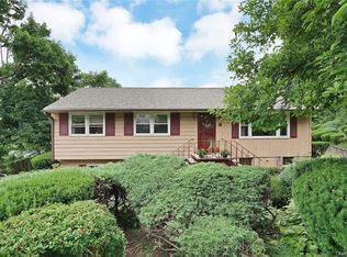 6 Echo Rd, Kent Lakes, NY 10512