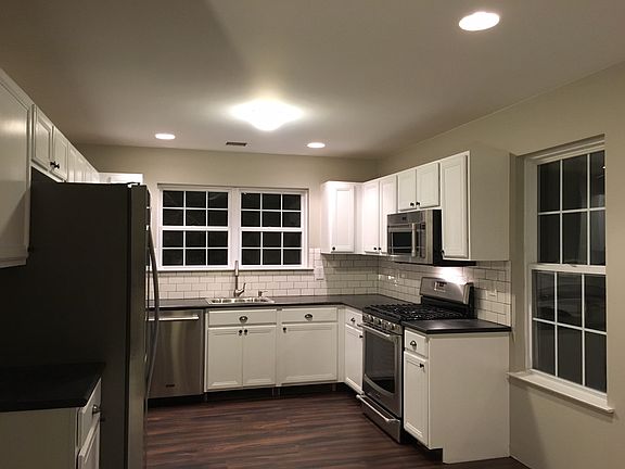 3rd image of Greenbriar Ct