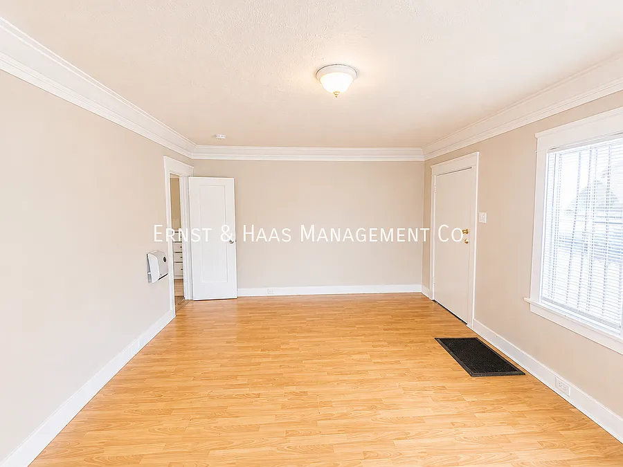Lovely 1-Bedroom Home with Fenced Yard and 1-Car Garage! *HOLD — Photo 4