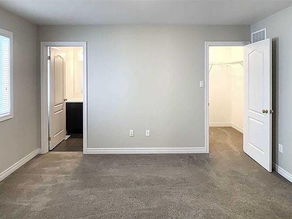 2nd image of 124 Parkinson Cres Unit 19