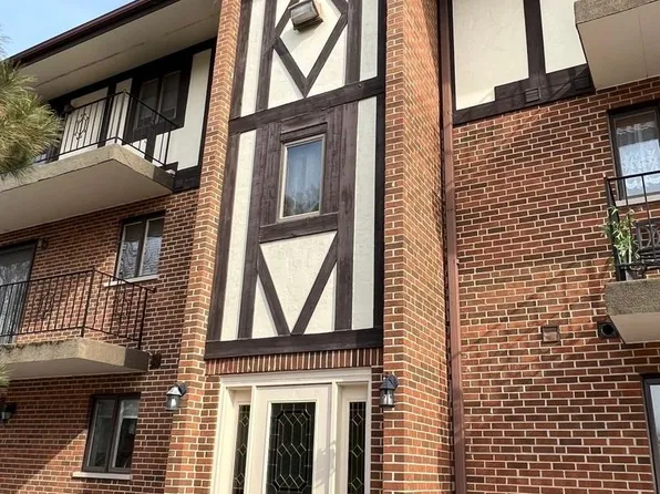 10840 S 84th Ave APT 3A, Palos Hills, IL 60465