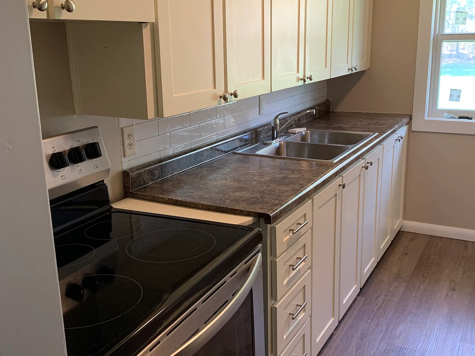 3 bed, 1000 sqft, $1,275 — Photo 1