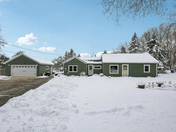 10047 North Meadow LANE, Mequon, WI 53092